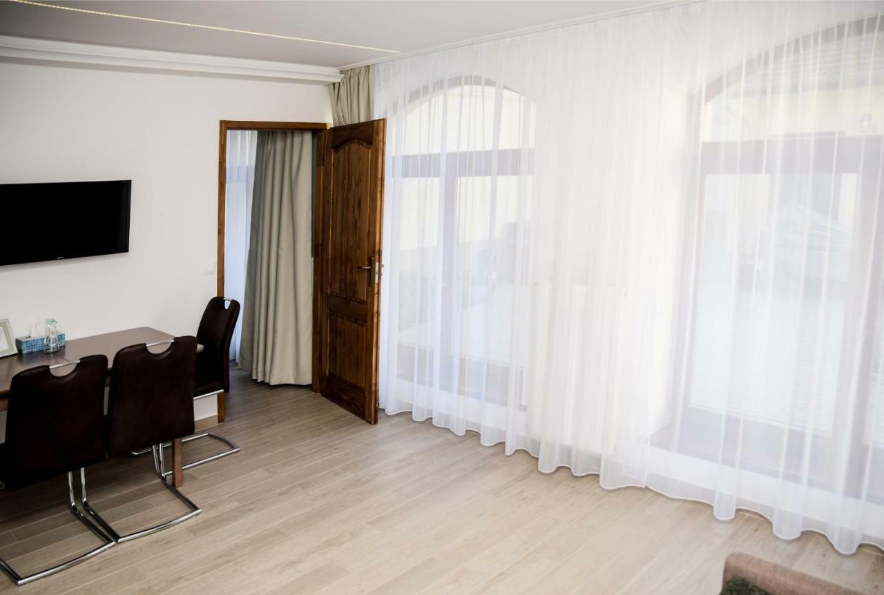 Centrum Apartman Cegled Ngoại thất bức ảnh