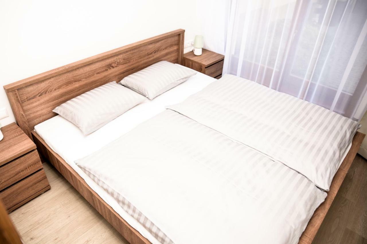 Centrum Apartman Cegled Ngoại thất bức ảnh