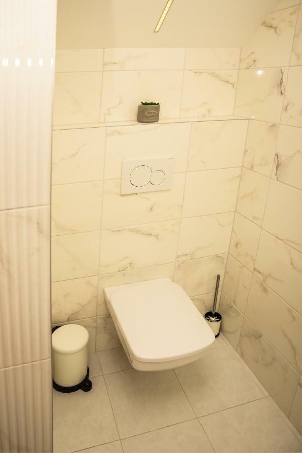 Centrum Apartman Cegled Ngoại thất bức ảnh